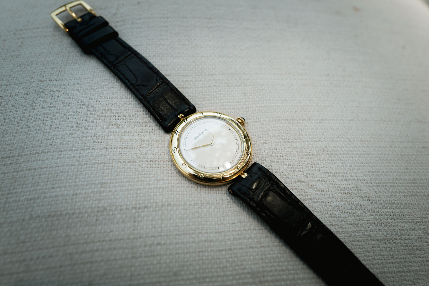 Gérald Genta 18K Yellow Gold Oval Watch