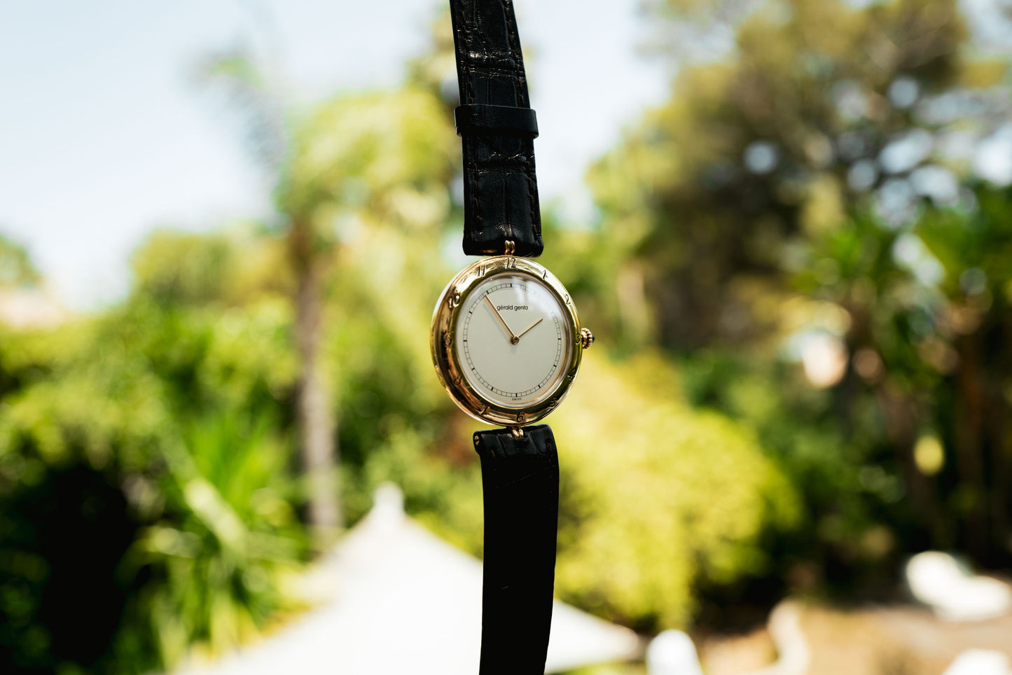 Gérald Genta 18K Yellow Gold Oval Watch