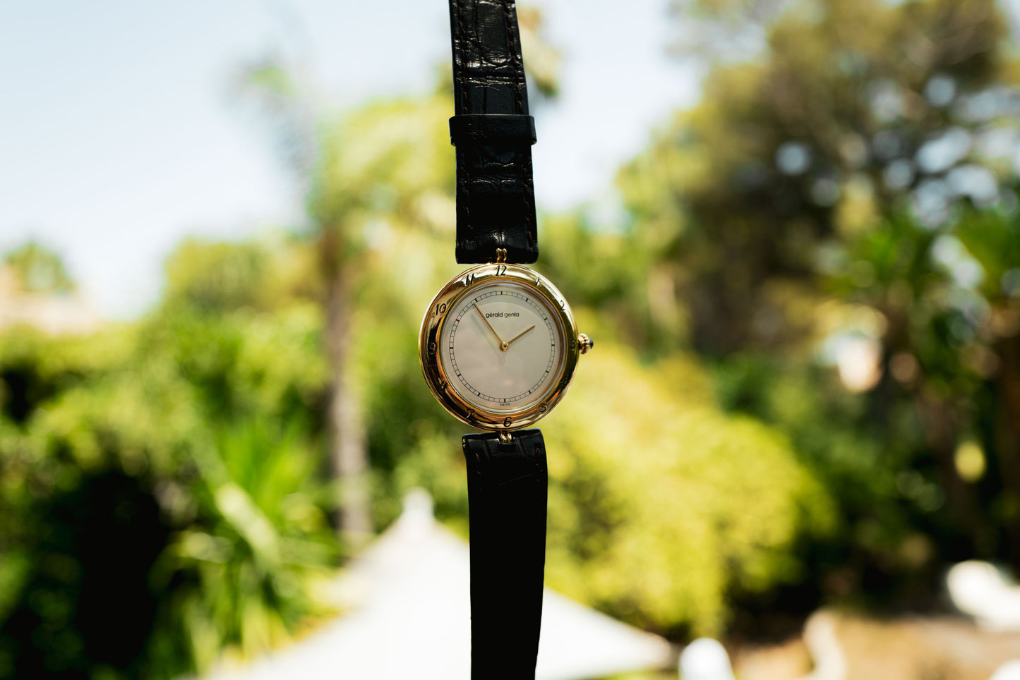 Gérald Genta 18K Yellow Gold Oval Watch