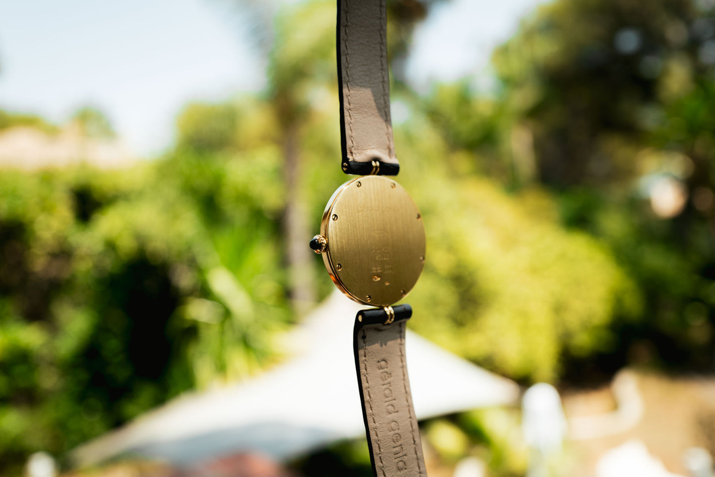 Gérald Genta 18K Yellow Gold Oval Watch